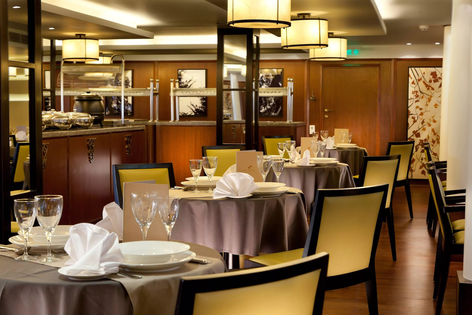 Restaurante do cruzeiro pelo Nilo MS Esplanade