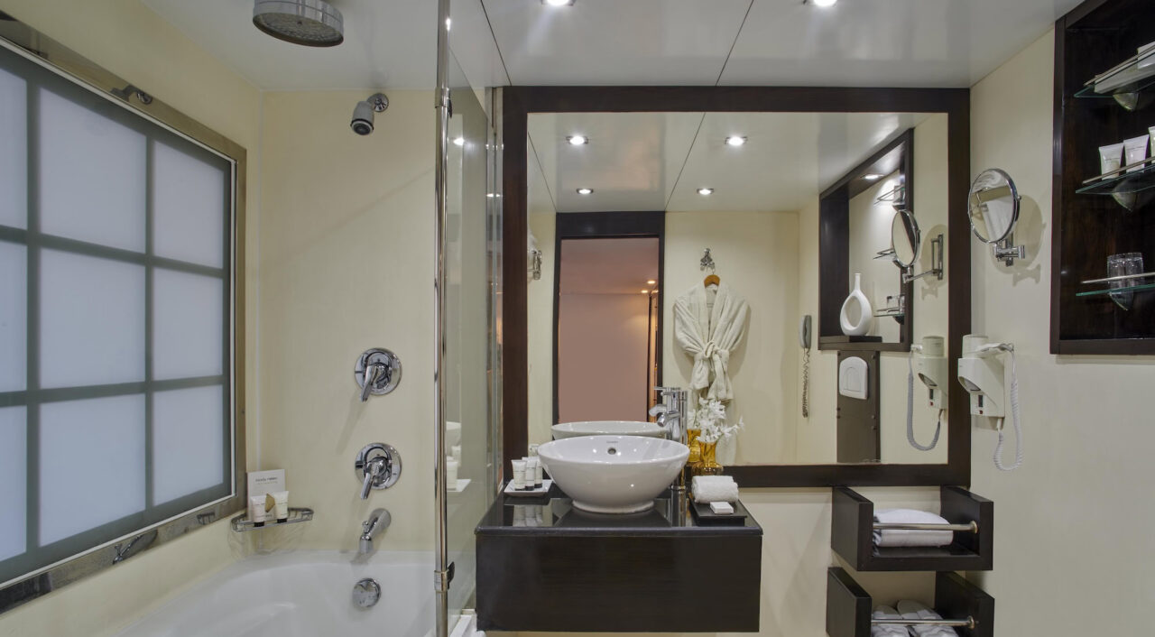 Elegant bathroom on Mövenpick Royal Lily