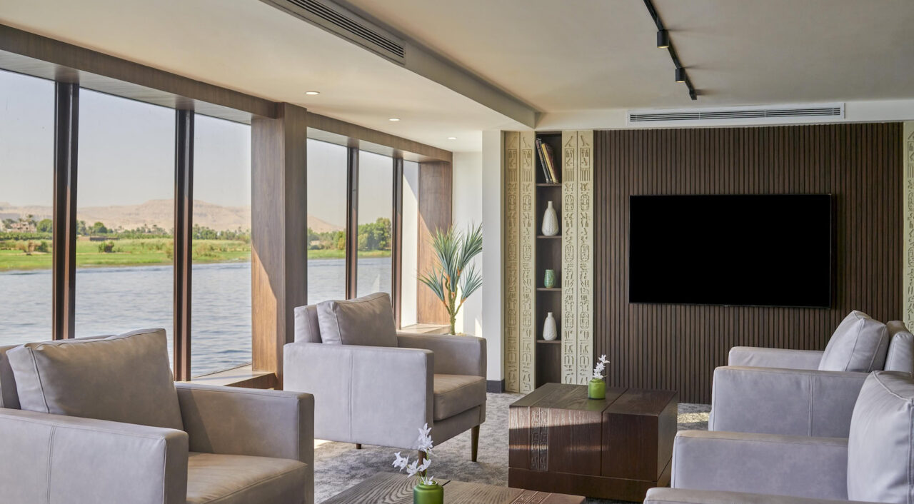 Luxury suite on Mövenpick Royal Lily with private balcony