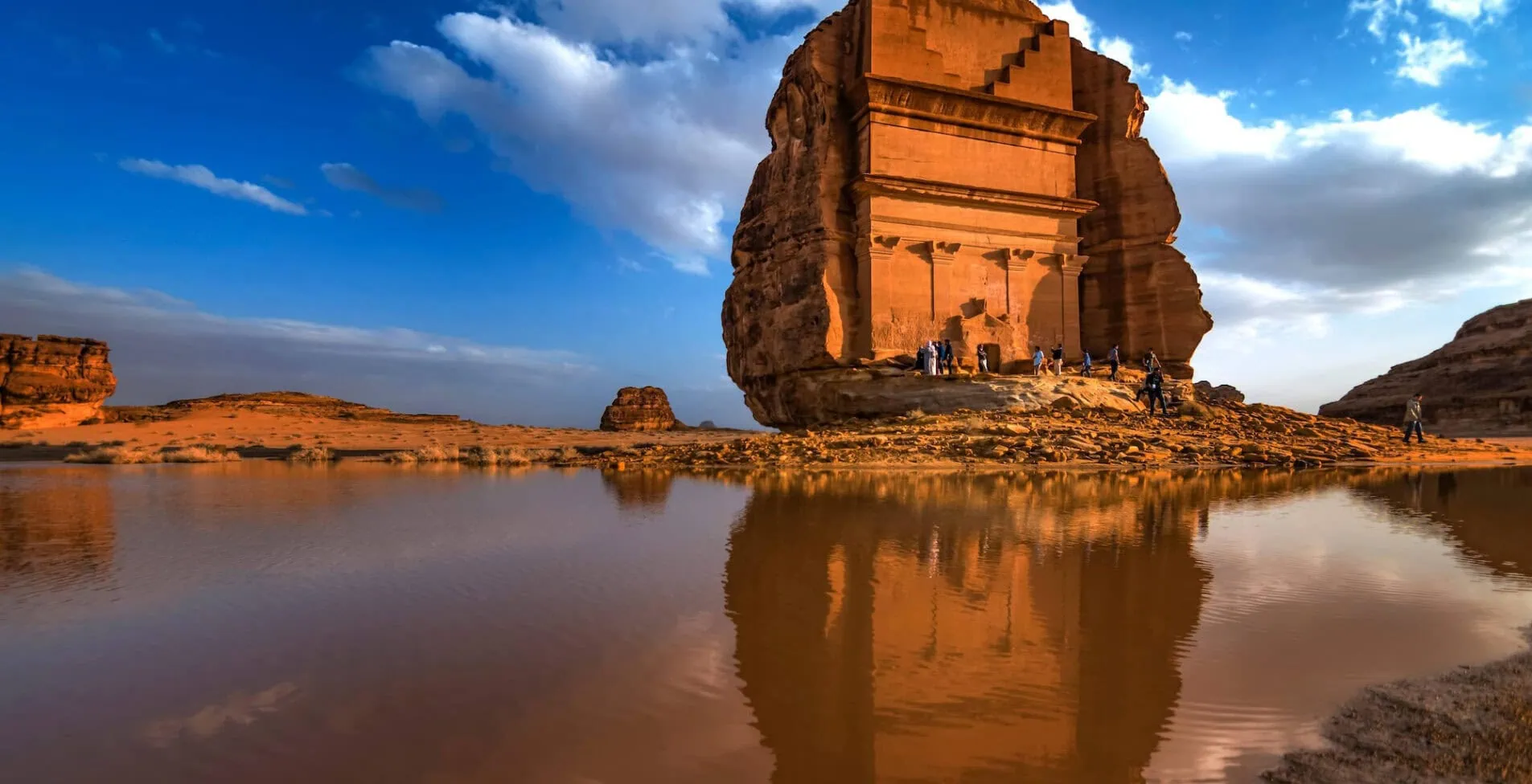 Madain Saleh 1905x976 crop 50 27