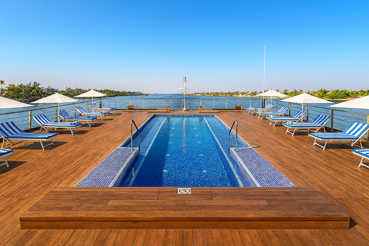 Passengers relaxing on Oberoi Zahra