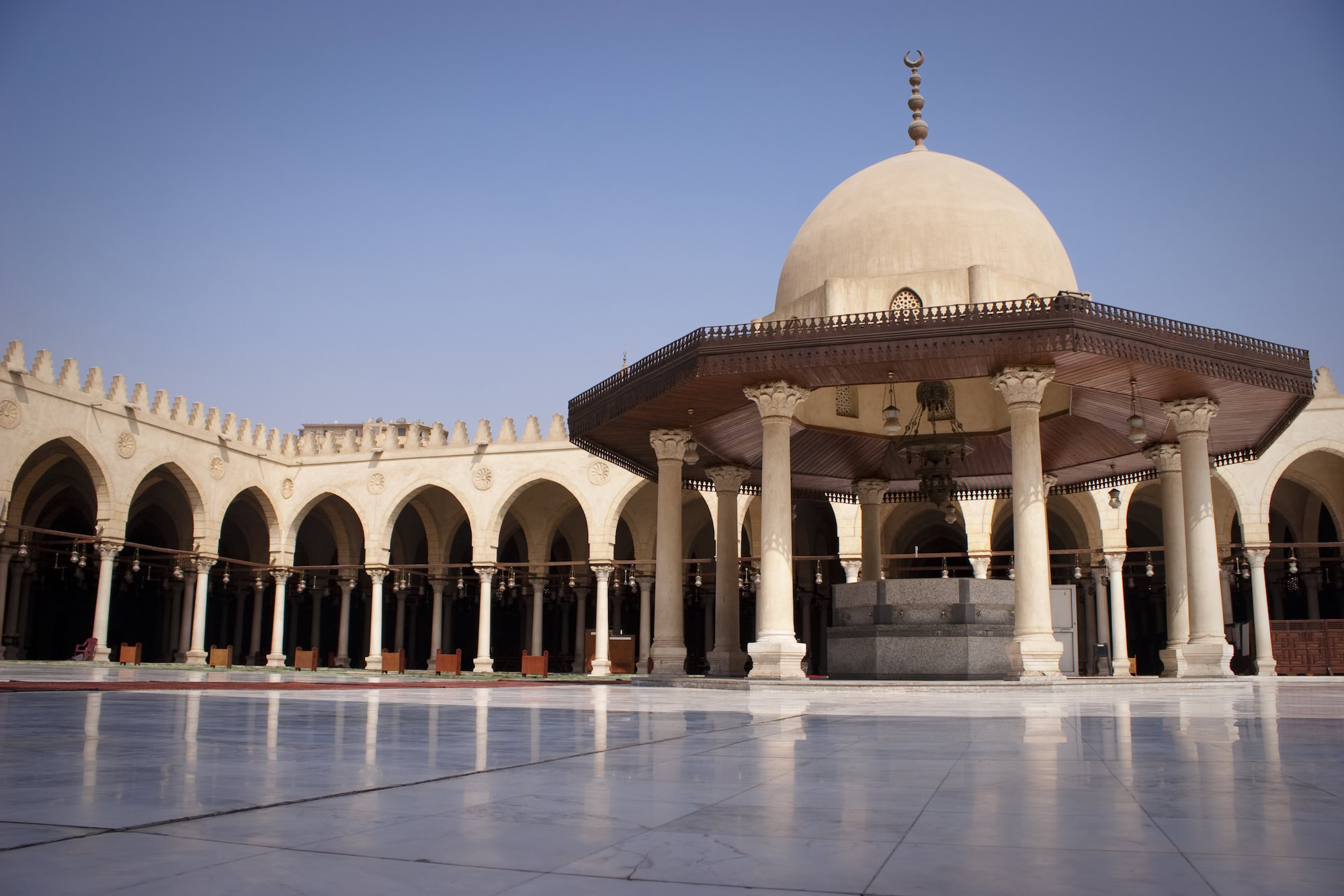 Interior courtyard of the Mosque of Amr ibn al-As with dome, minaret and Islamic architecture