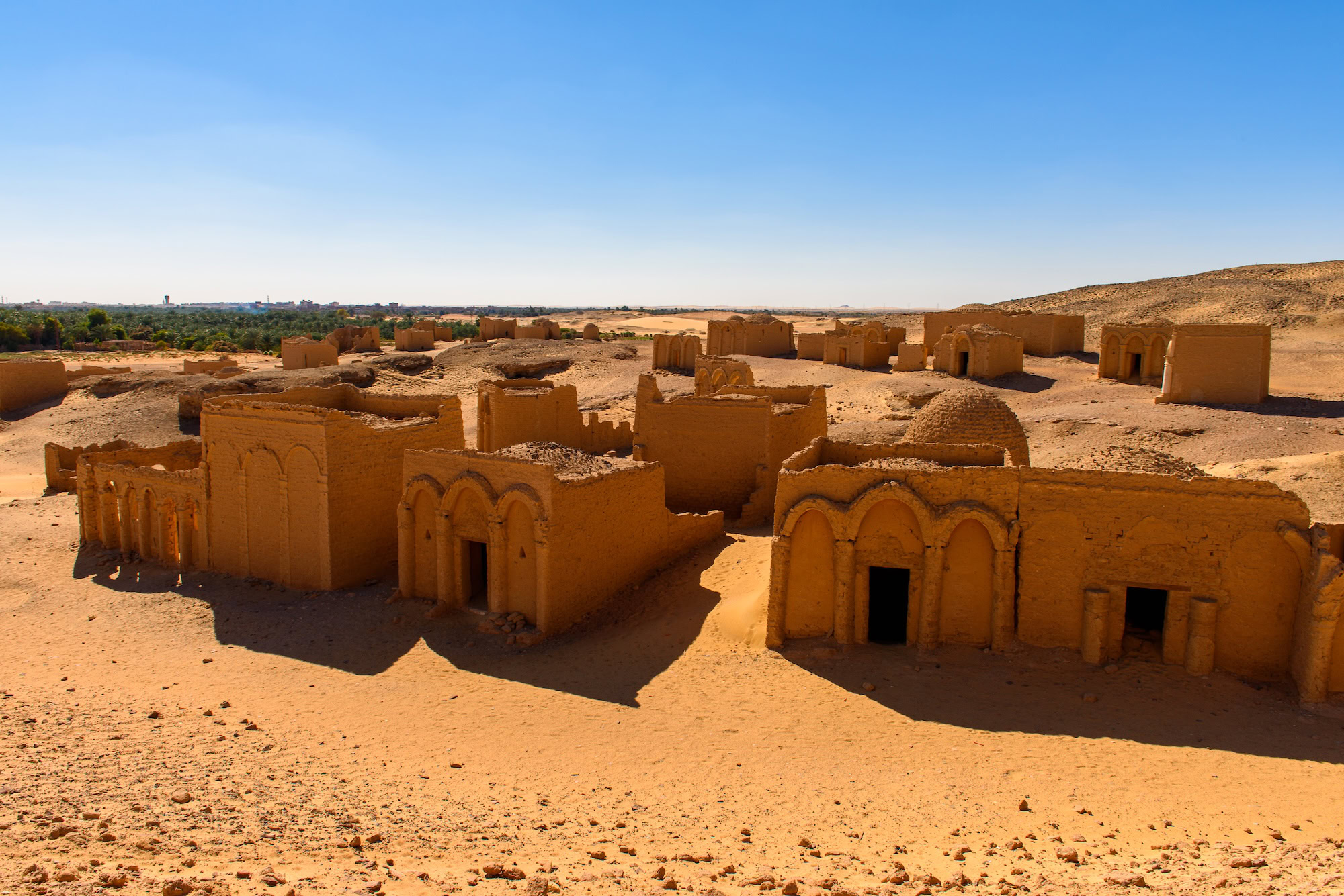 Kharga Oasis – Egyptians, Romans, Traders and Slaves