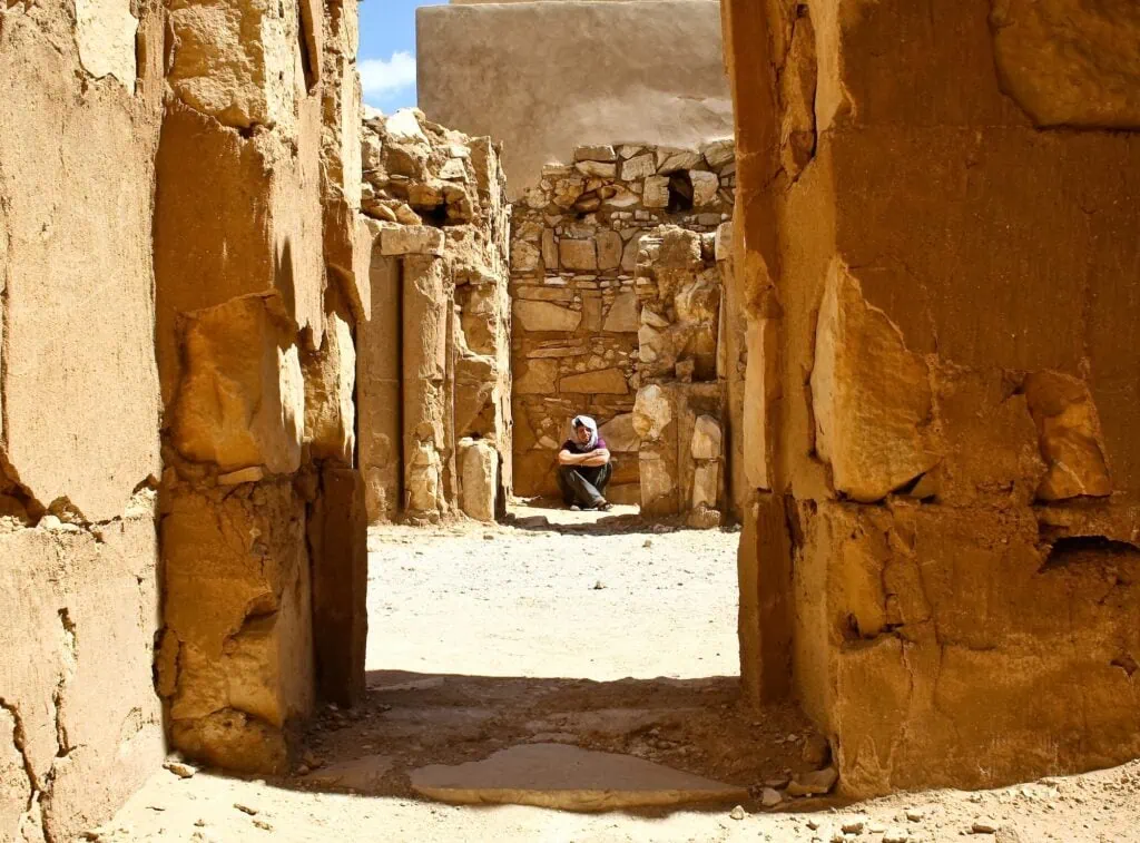 Tourist in Qasr al Kharanah