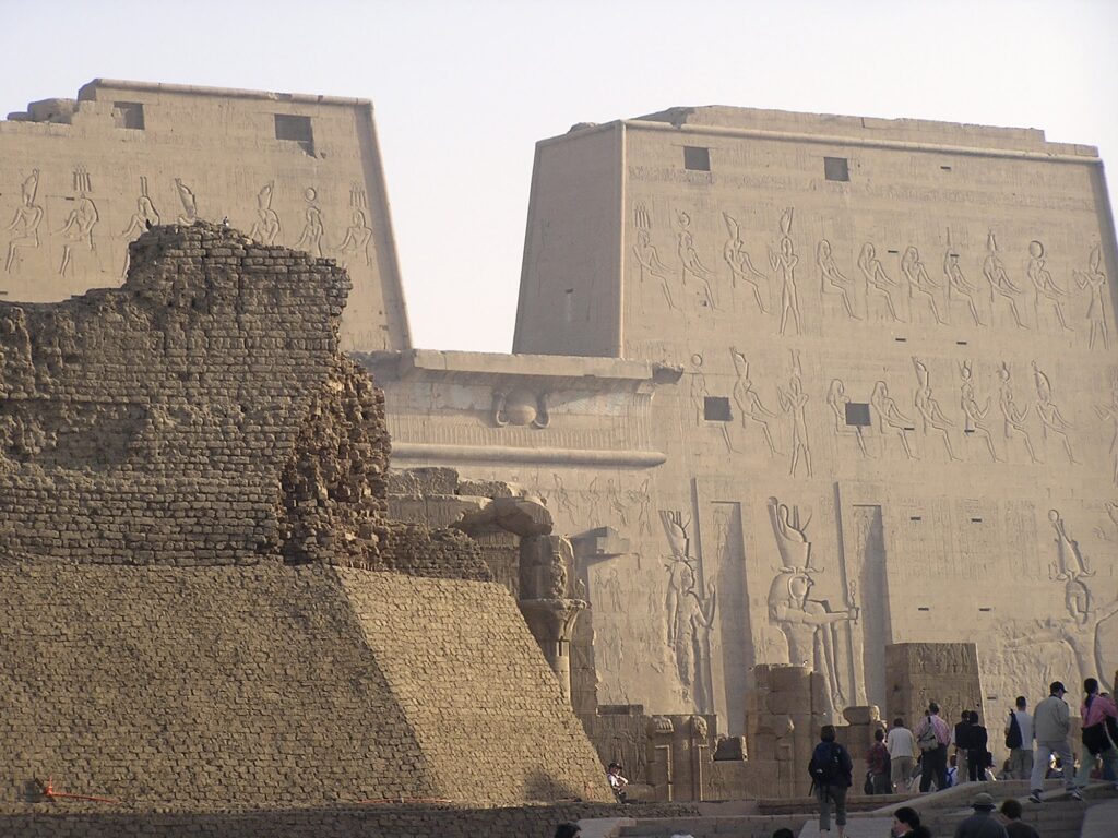 Templo de Edfu (Templo de Hórus), Edfu