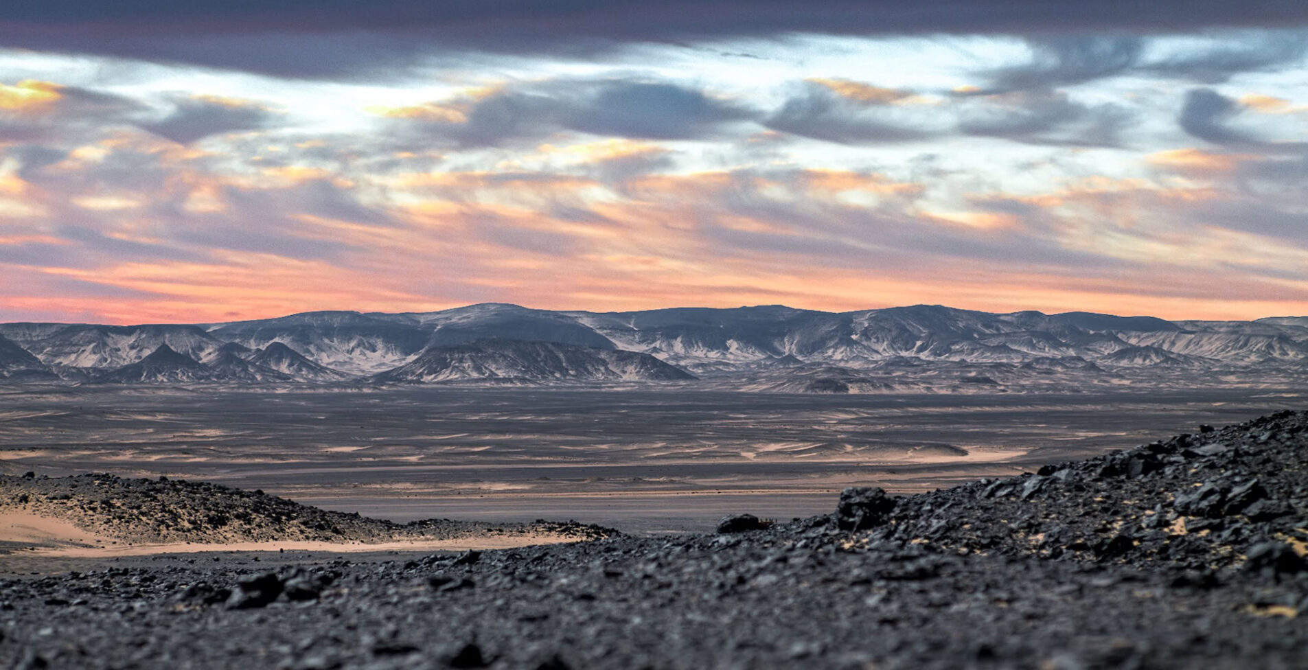View of the Black desert in Egypt 1905x976 crop 47 28