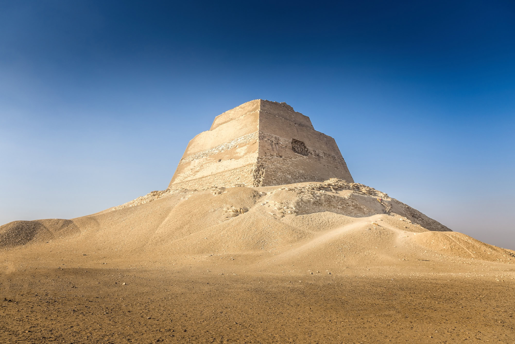 Meidum Pyramid – An Example of Engineering Gone Wrong