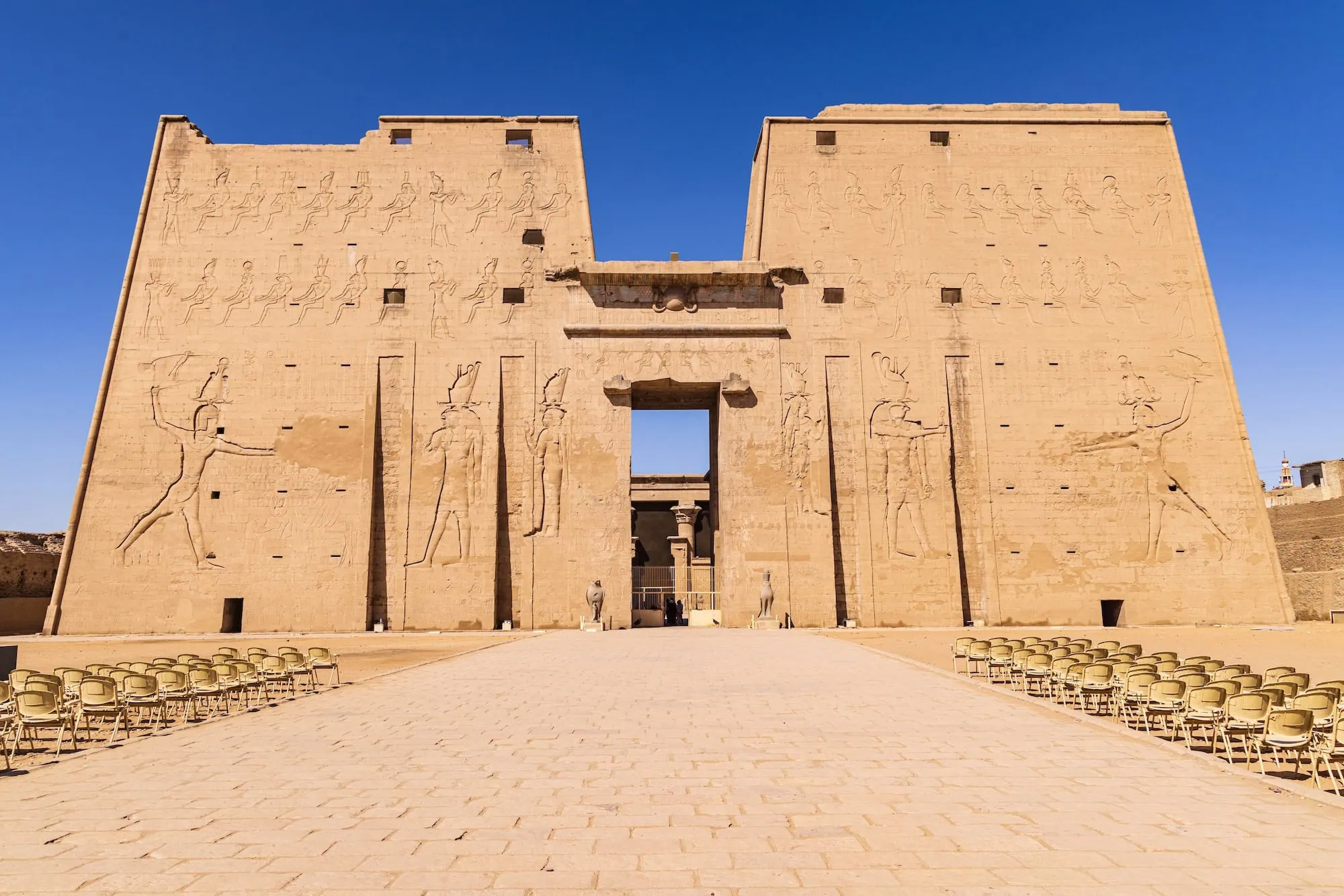Templo de Horus: uno de los templos antiguos mejor conservados de Egipto
