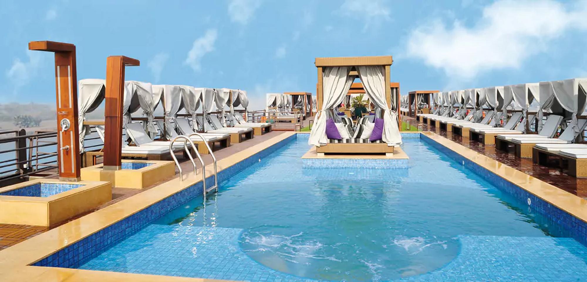 Área da piscina do cruzeiro MS Esplanade