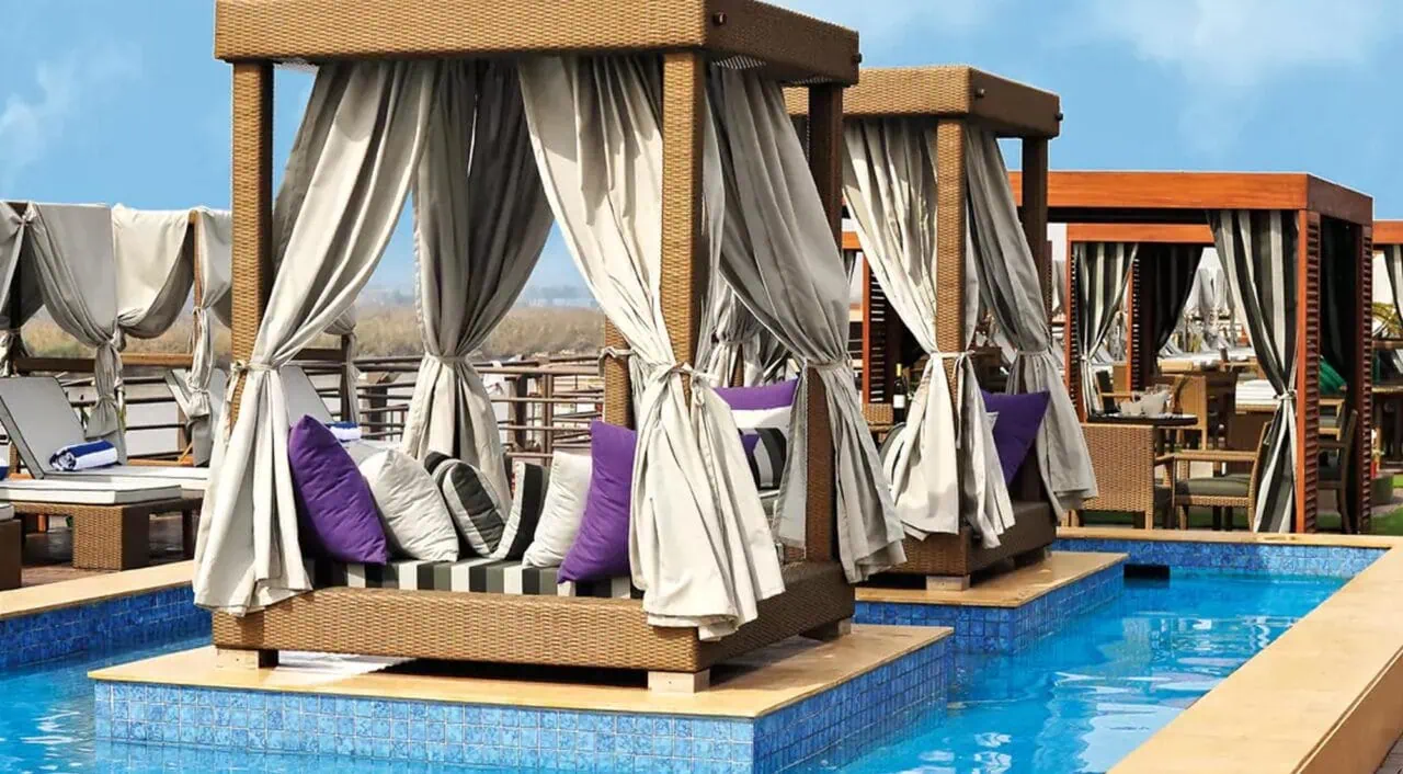 MS Esplanade Cruise pool area