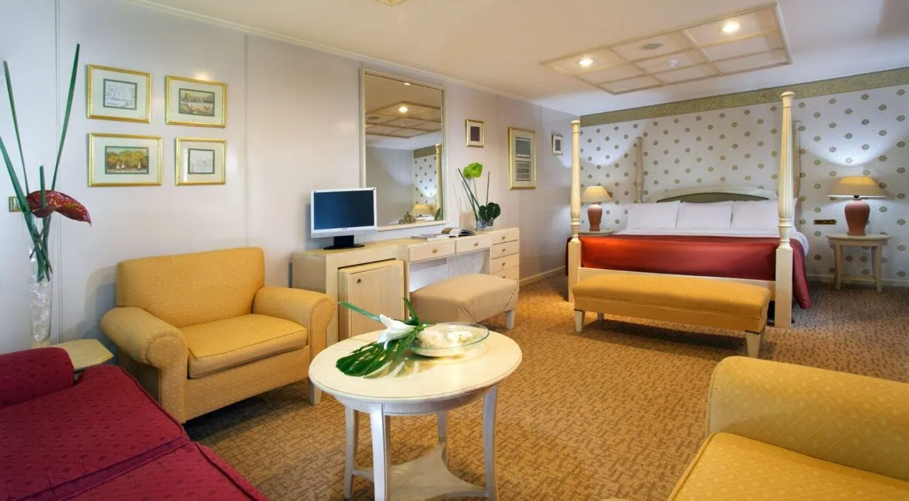 Luxury suite on Mövenpick Prince Abbas