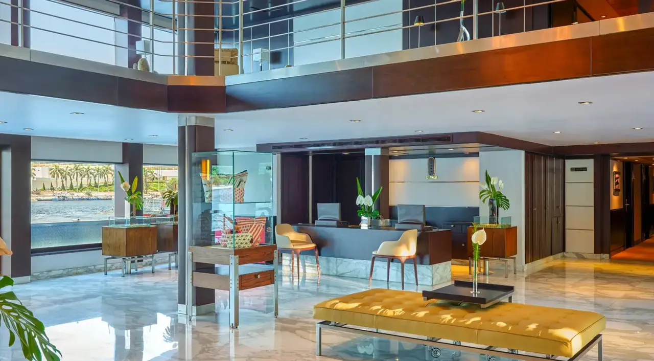 Oberoi Philae Lobby