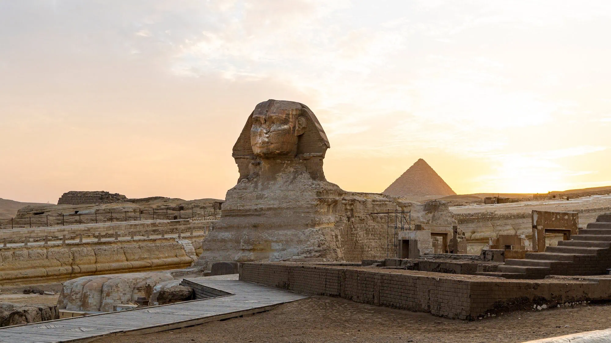 The Great Sphinx and the Great Pyramid of Khufu at Giza, the opening highlight of private 8-day Egypt tours, Cairo, Egypt.